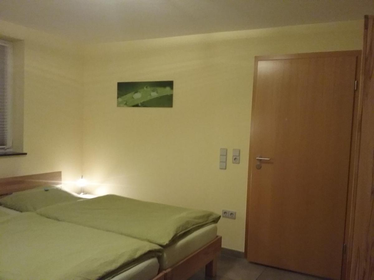 Gaestezimmer , Pension Wauri Waldenbuch Exterior foto